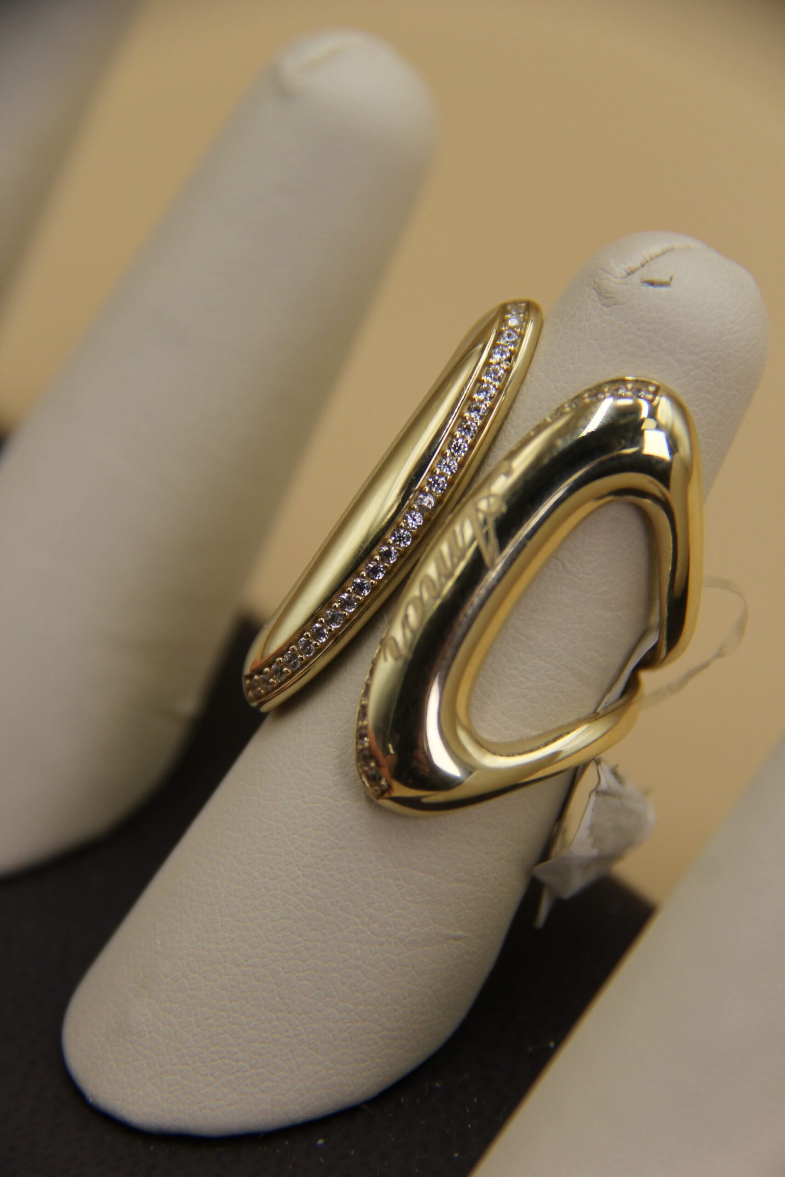 10k Love Ring - Image 3