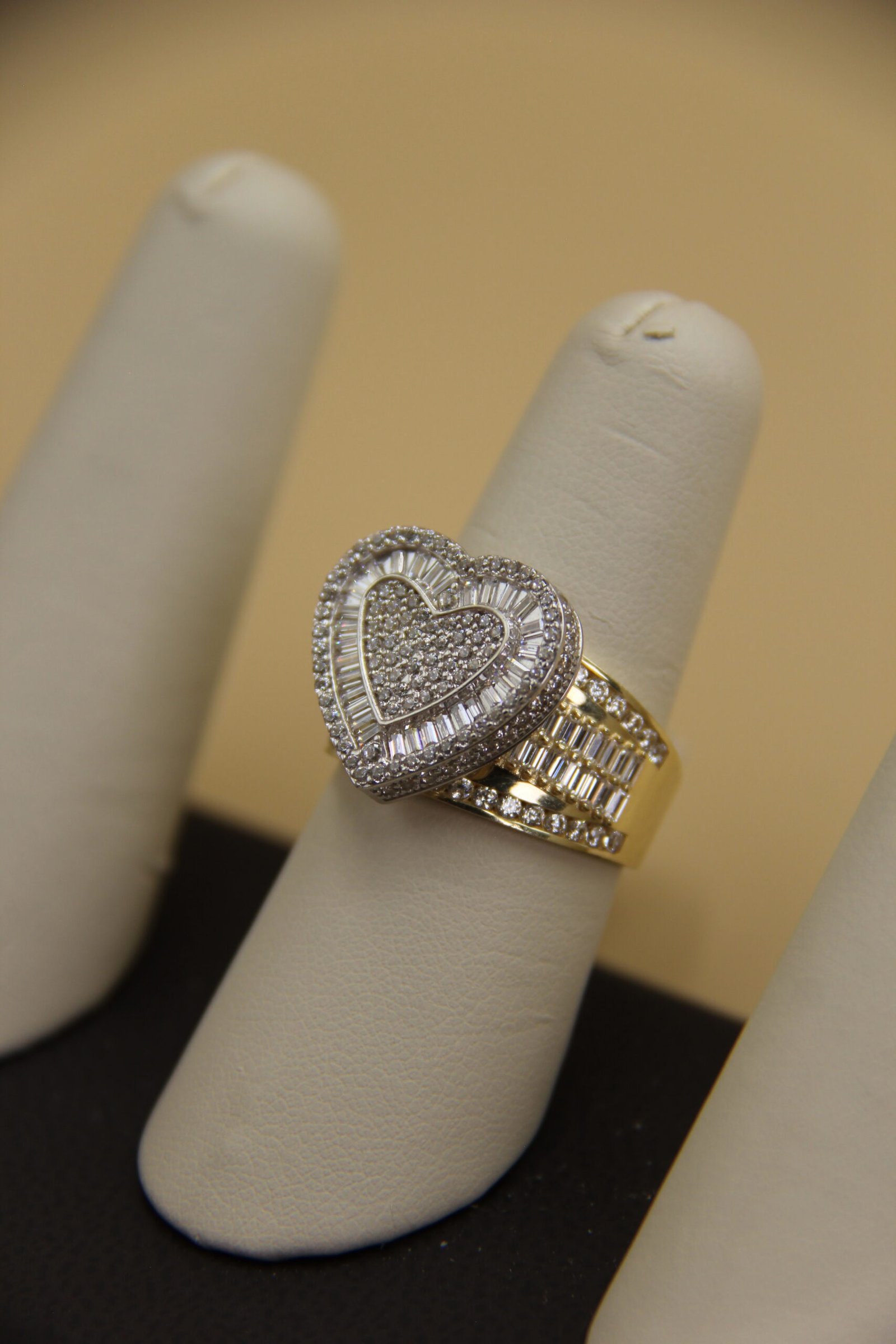 10k Heart Rings - Image 3