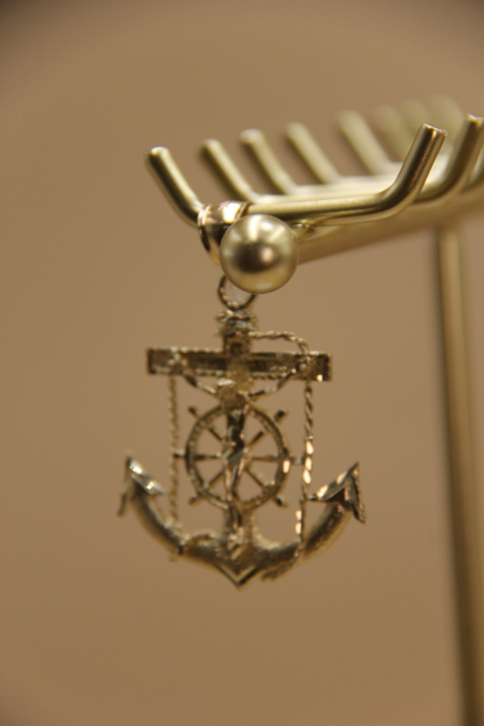 10k Anchor Pendant - Image 4