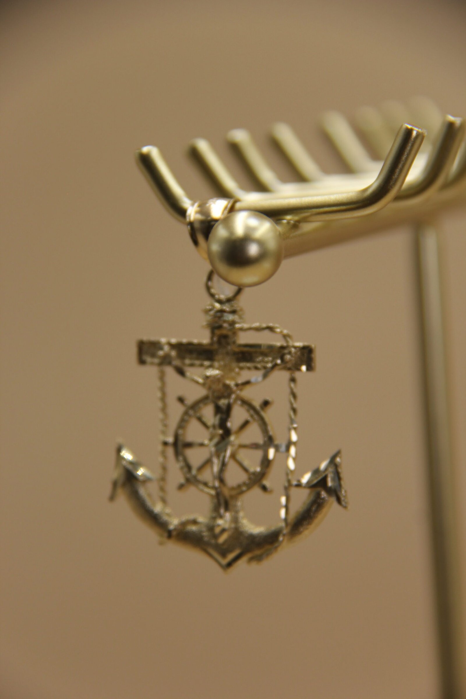 10k Anchor Pendant - Image 5